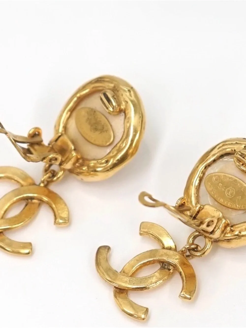 CHANEL CC Logos Pearl Dangle Drop Clip-On Earrings - Picture 4 of 4